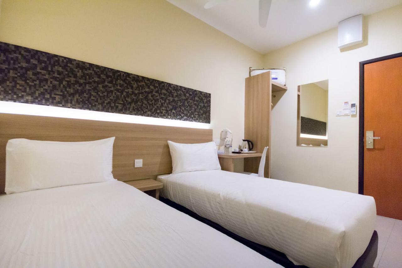 118 Hotel Macalister Джордж Таун Екстериор снимка