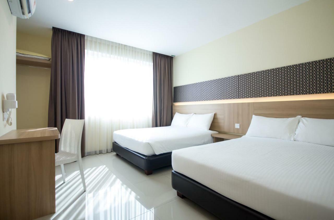 118 Hotel Macalister Джордж Таун Екстериор снимка